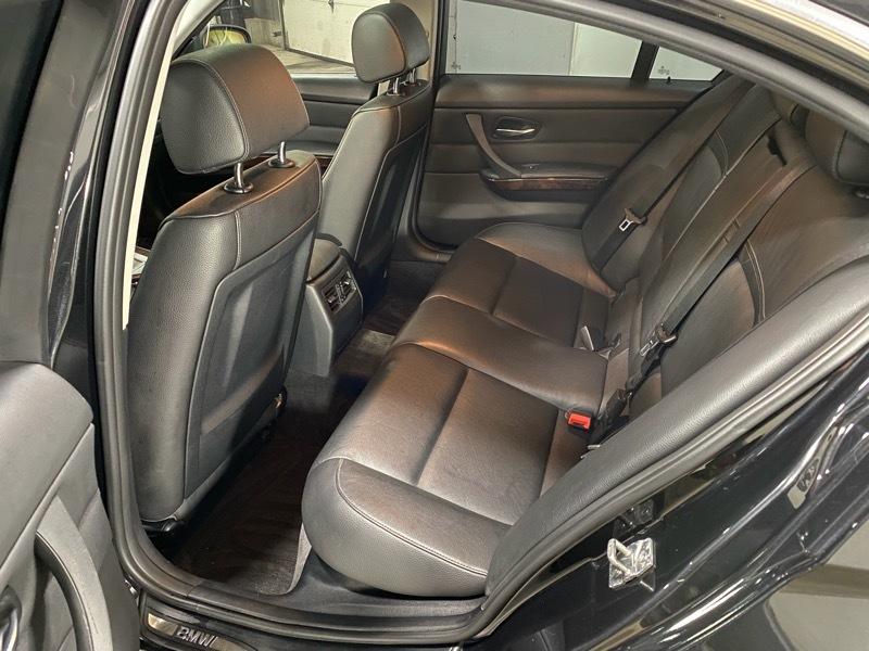 BMW 3-Series 335i xDrive SA 2011