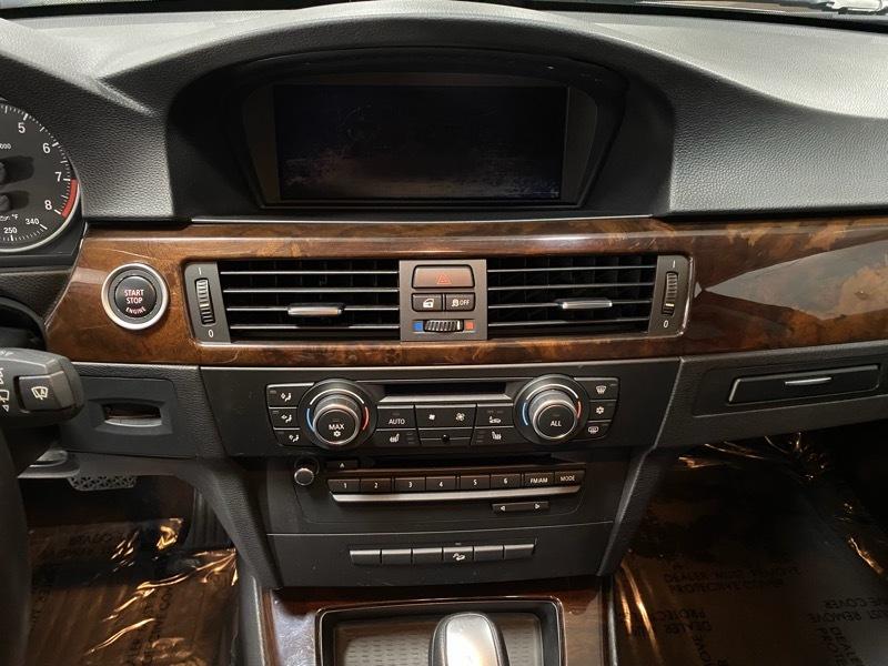 BMW 3-Series 335i xDrive SA 2011