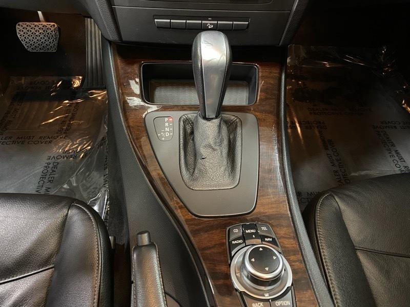 BMW 3-Series 335i xDrive SA 2011