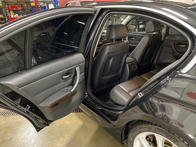 BMW 3-Series 335i xDrive SA 2011