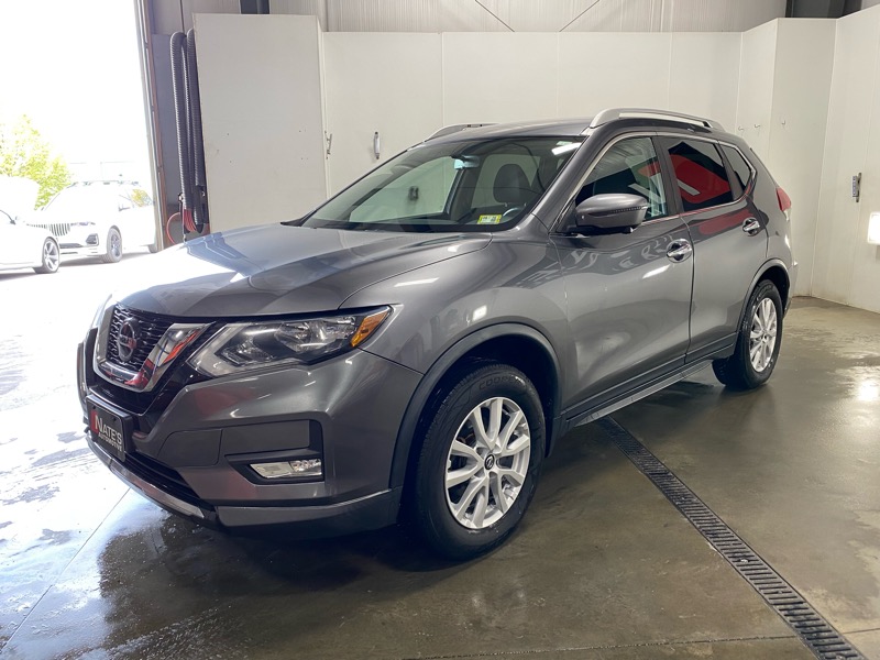 2018 Nissan Rogue SV AWD photo 2