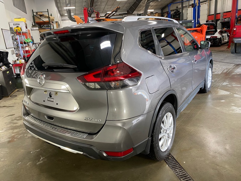 2018 Nissan Rogue SV AWD photo 4