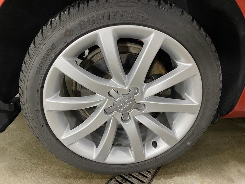 Audi A4 2.0T Premium Sedan quattro Manual 2013