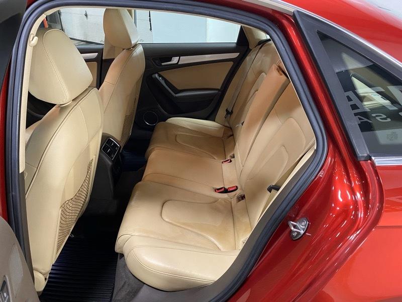 Audi A4 2.0T Premium Sedan quattro Manual 2013