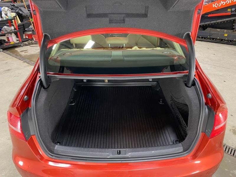 Audi A4 2.0T Premium Sedan quattro Manual 2013