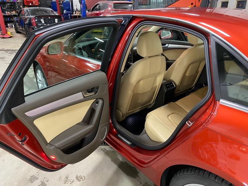 Audi A4 2.0T Premium Sedan quattro Manual 2013