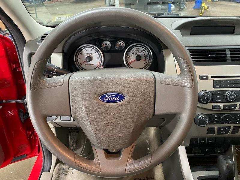 Ford Focus SE Sedan 2008