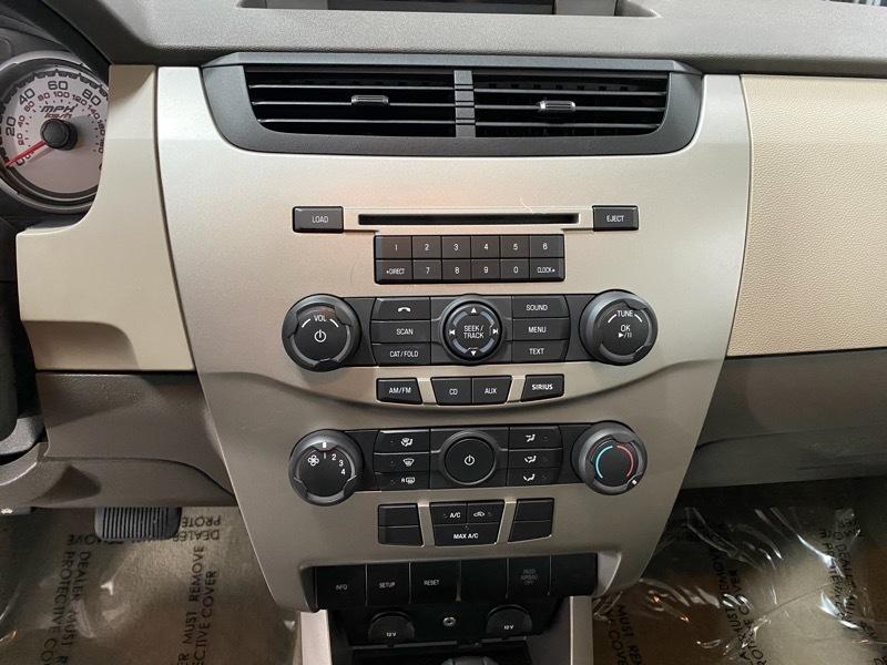 Ford Focus SE Sedan 2008