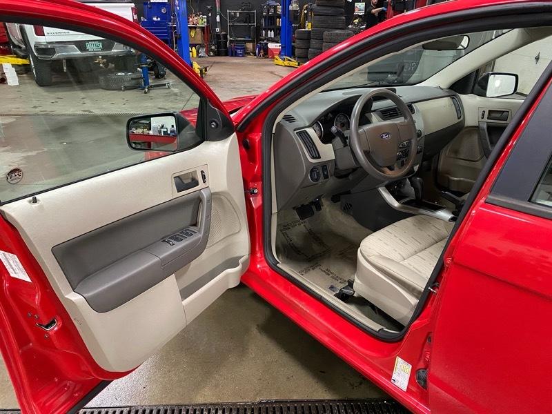 Ford Focus SE Sedan 2008