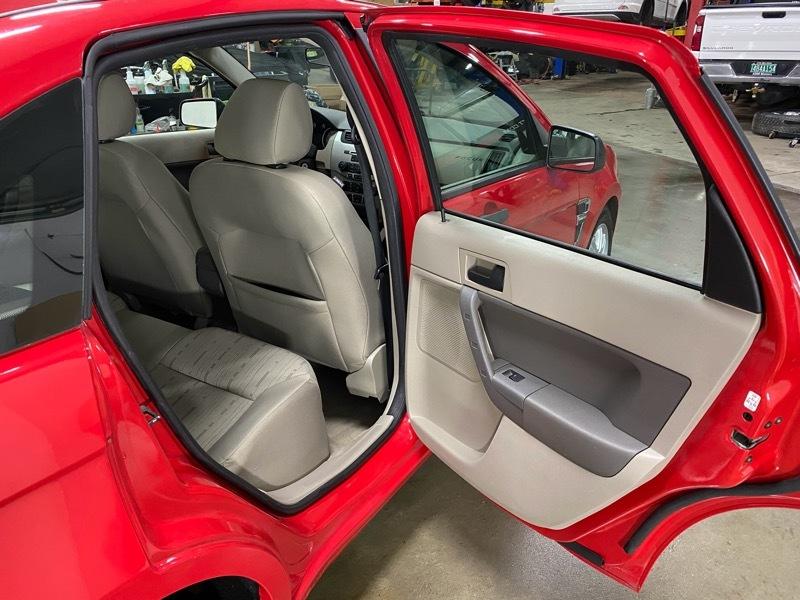 Ford Focus SE Sedan 2008