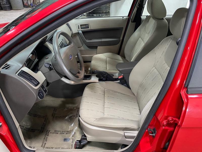 Ford Focus SE Sedan 2008
