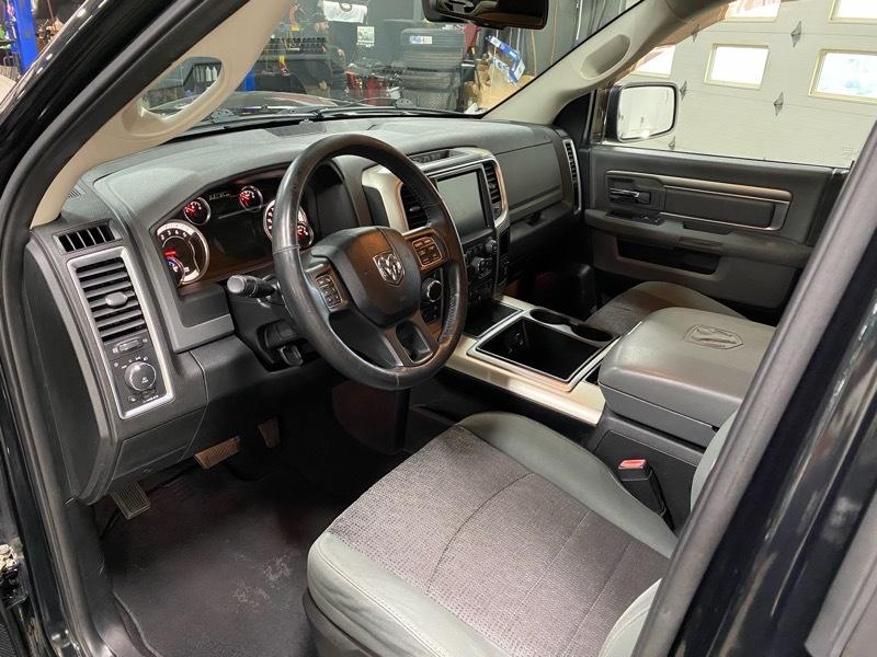 RAM 1500 Lone Star 4x4 Crew Cab 5'7" Box 2015