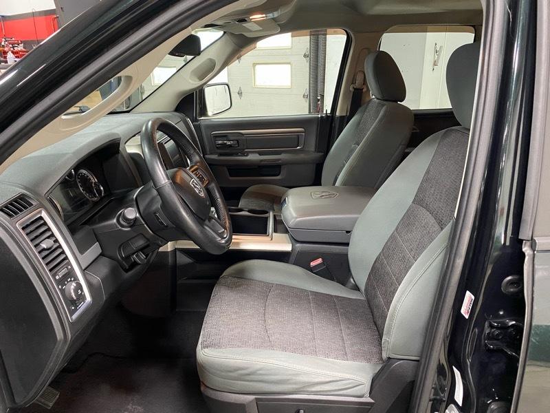 RAM 1500 Lone Star 4x4 Crew Cab 5'7" Box 2015