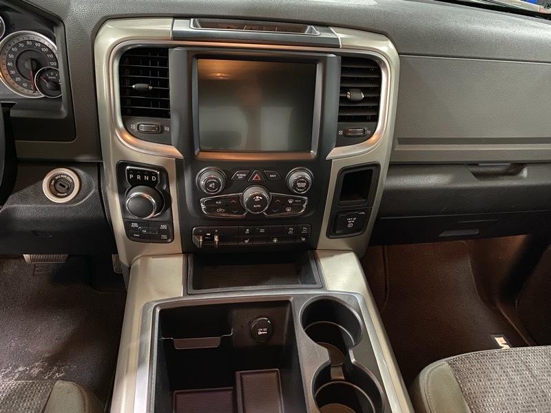 RAM 1500 Lone Star 4x4 Crew Cab 5'7" Box 2015