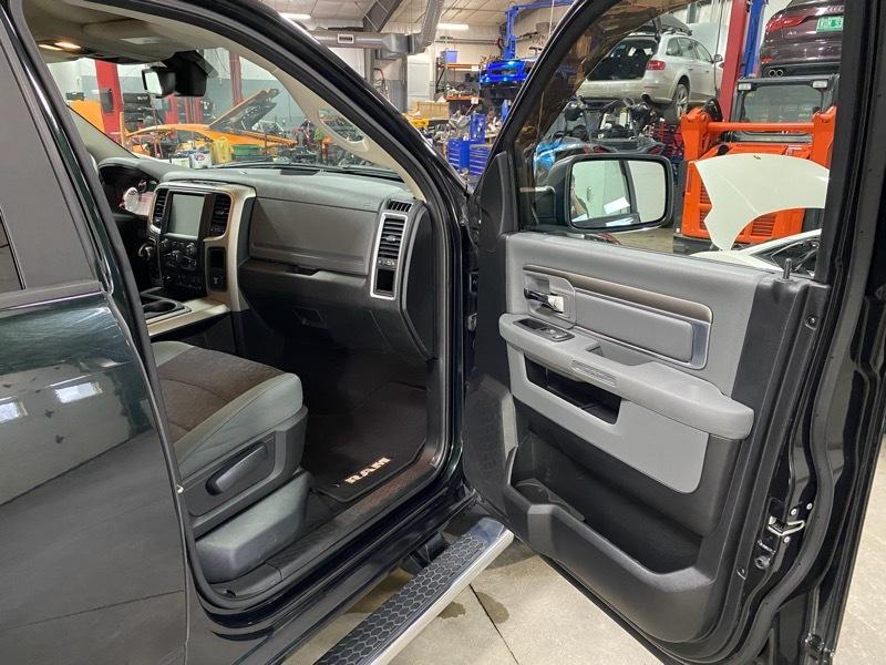 RAM 1500 Lone Star 4x4 Crew Cab 5'7" Box 2015