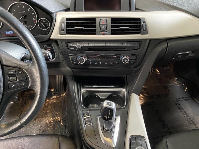 BMW 3-Series 320i xDrive 2015