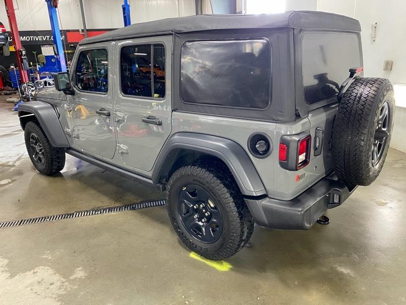 Jeep Wrangler Unlimited Sport 2018