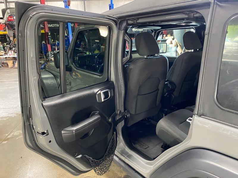 Jeep Wrangler Unlimited Sport 2018