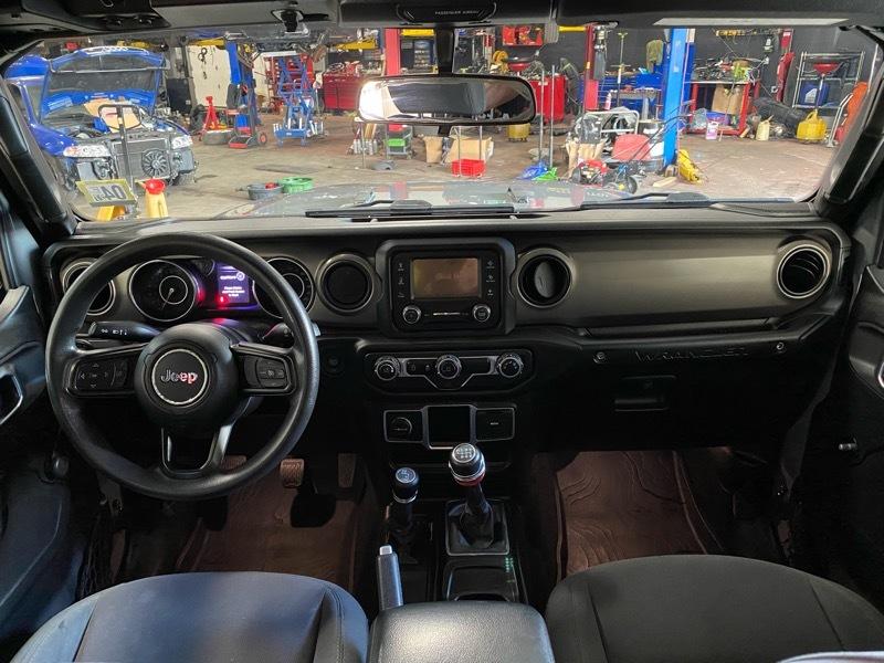 Jeep Wrangler Unlimited Sport 2018