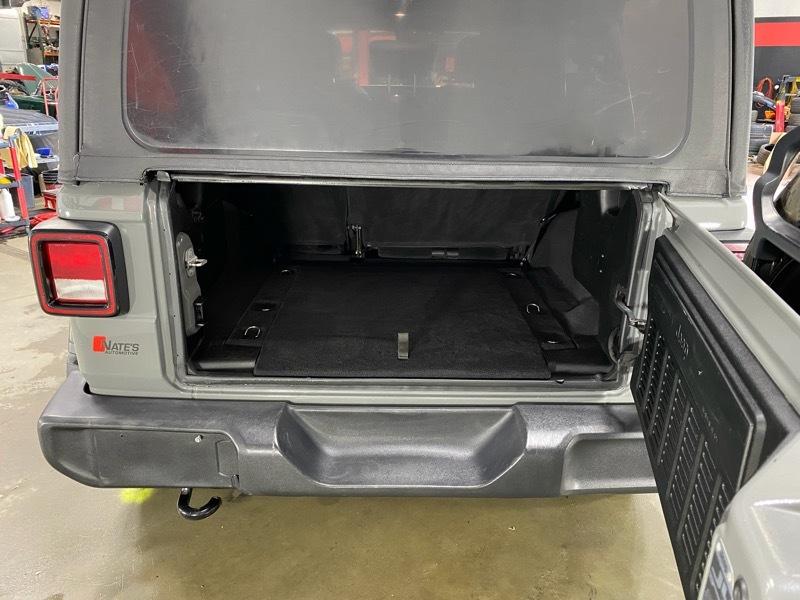 Jeep Wrangler Unlimited Sport 2018