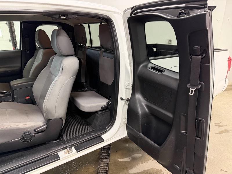 Toyota Tacoma SR5 Access Cab I4 6AT 4WD 2019
