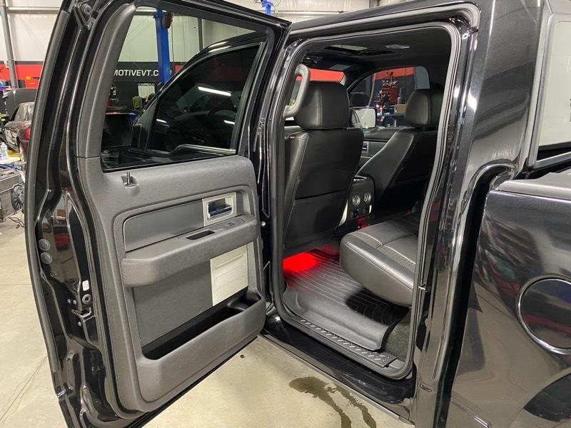 Ford F-150 SVT Raptor SuperCrew 5.5-ft. Bed 4WD 2014