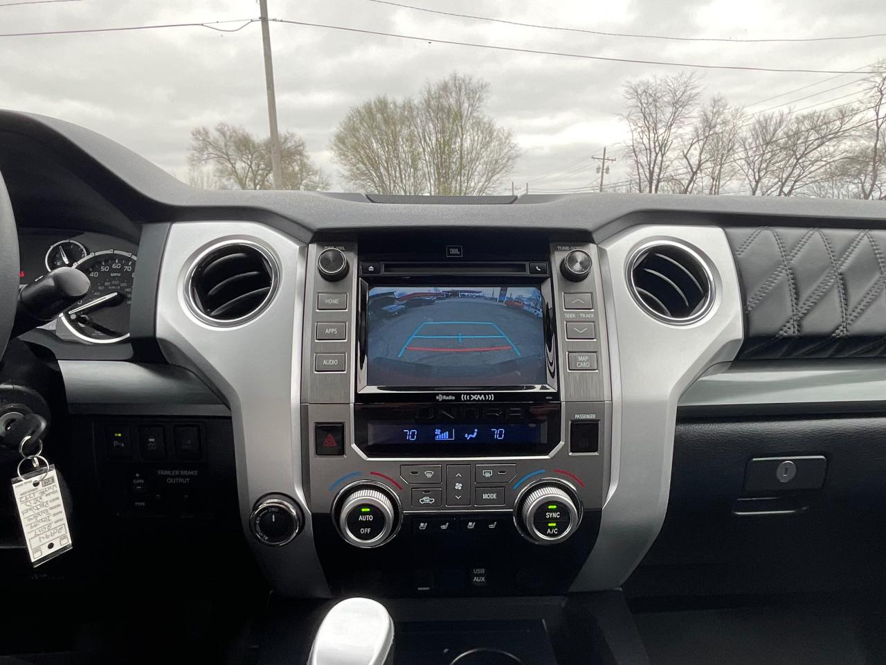 Toyota Tundra Platinum CrewMax 5.7L 4WD 2017