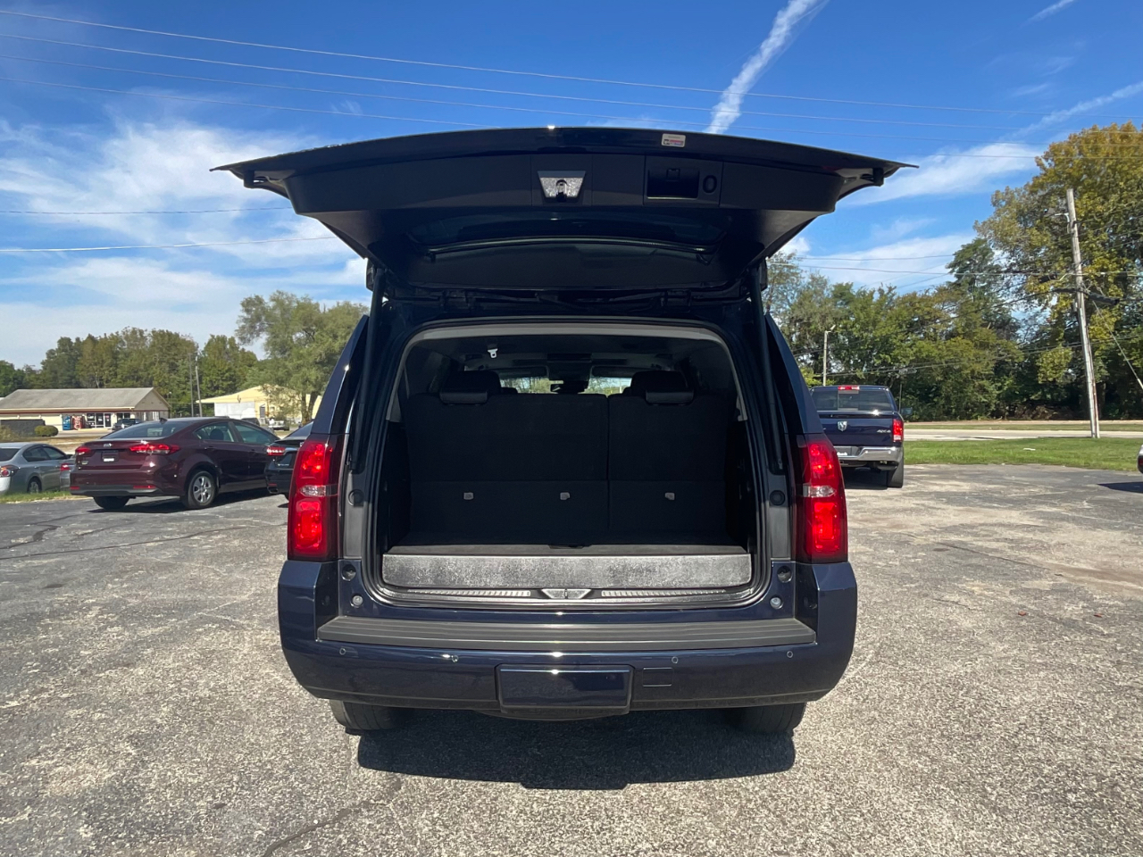2019 Chevrolet Tahoe LT photo 4