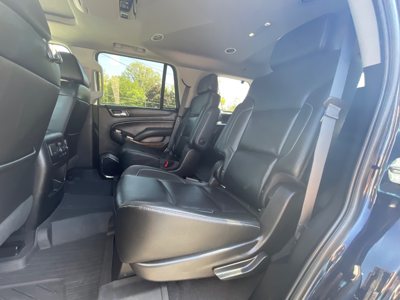 2019 Chevrolet Tahoe LT photo 13