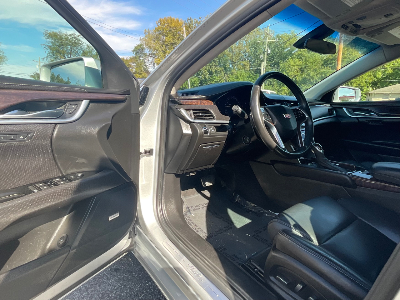2016 Cadillac XTS Luxury photo 21