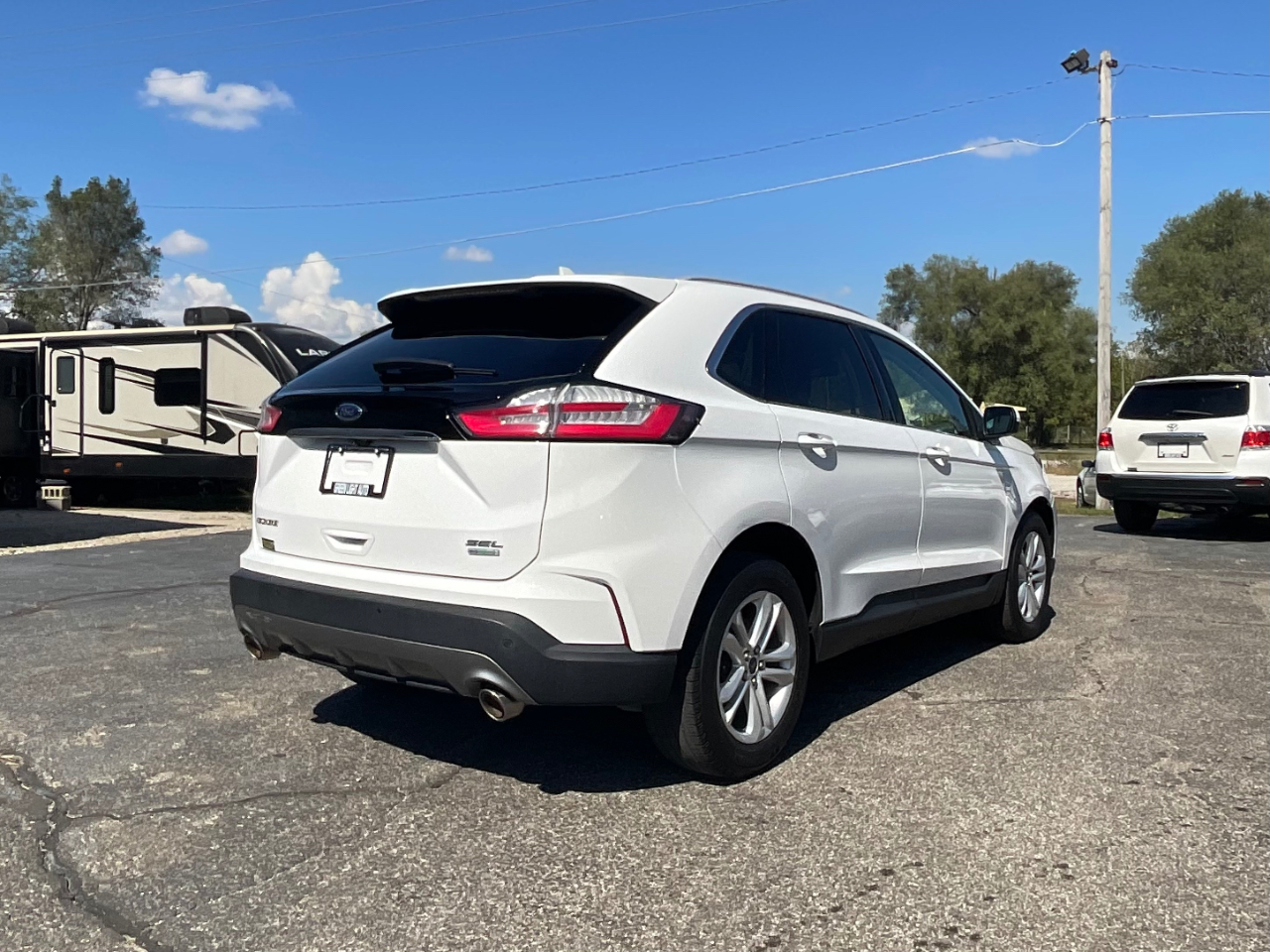 2020 Ford Edge SEL photo 2