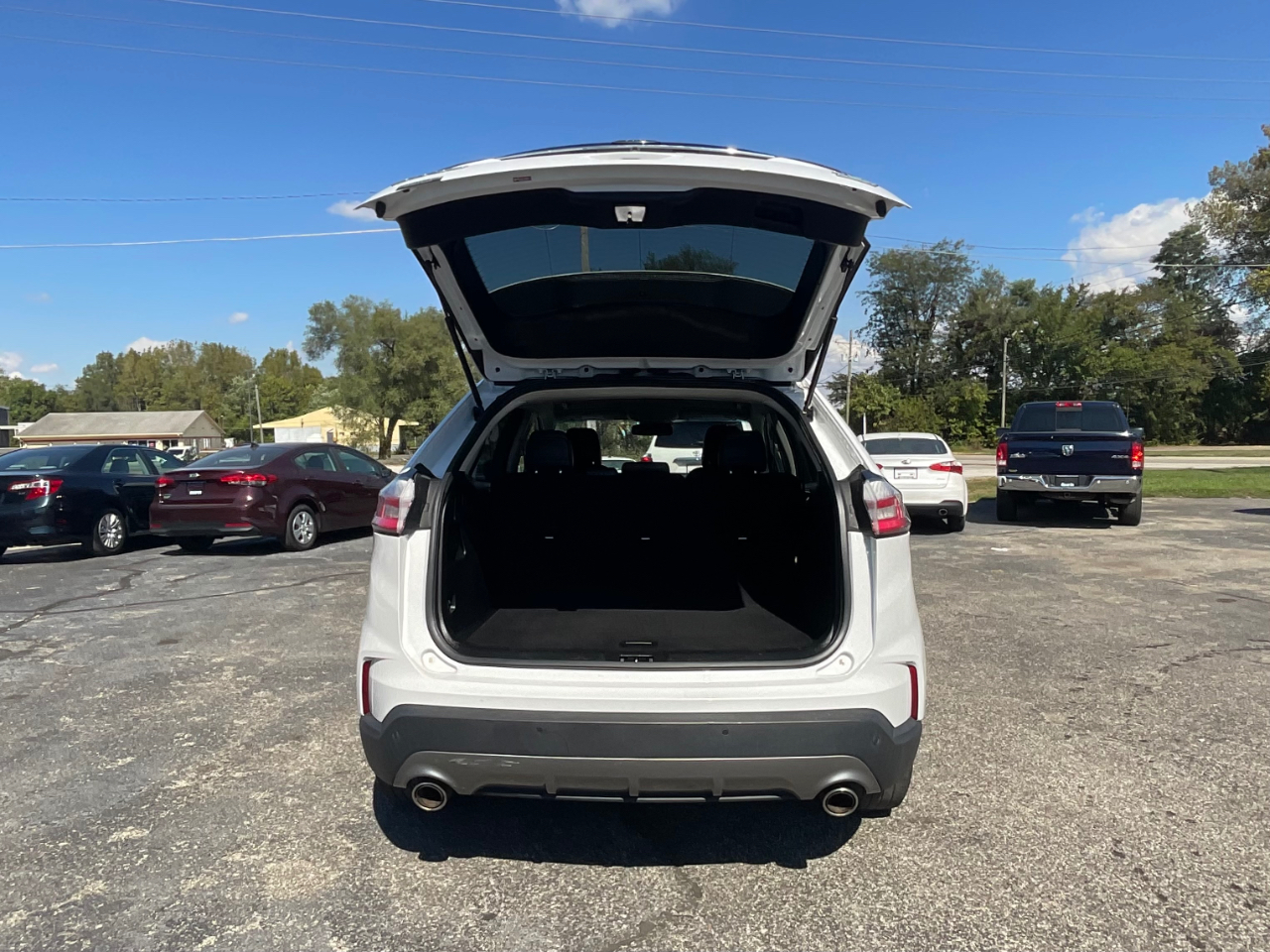 2020 Ford Edge SEL photo 4