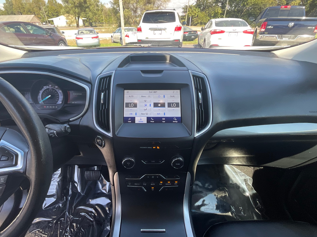 2020 Ford Edge SEL photo 16