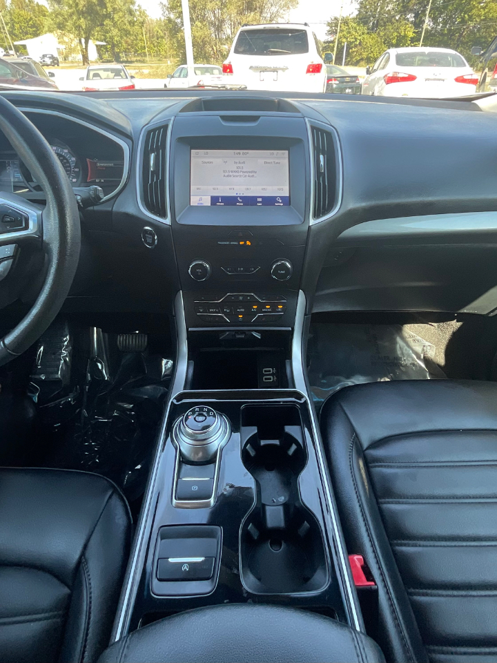 2020 Ford Edge SEL photo 19