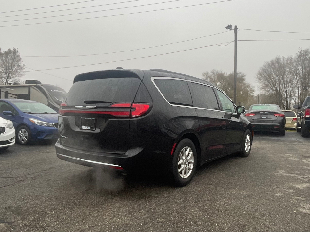 2022 Chrysler Pacifica Touring L photo 3