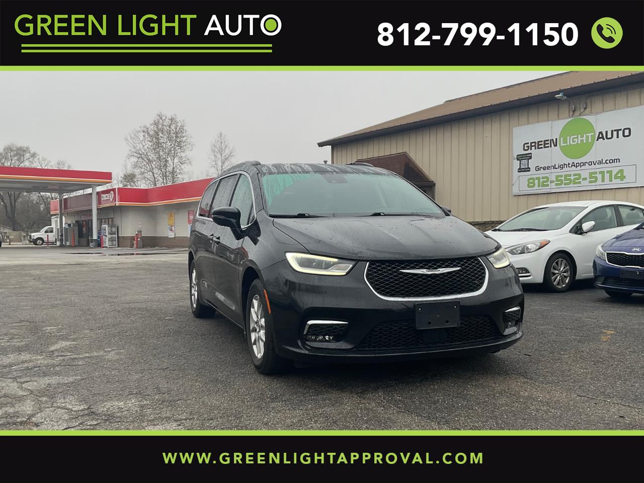 2022 Chrysler Pacifica Touring L's photo