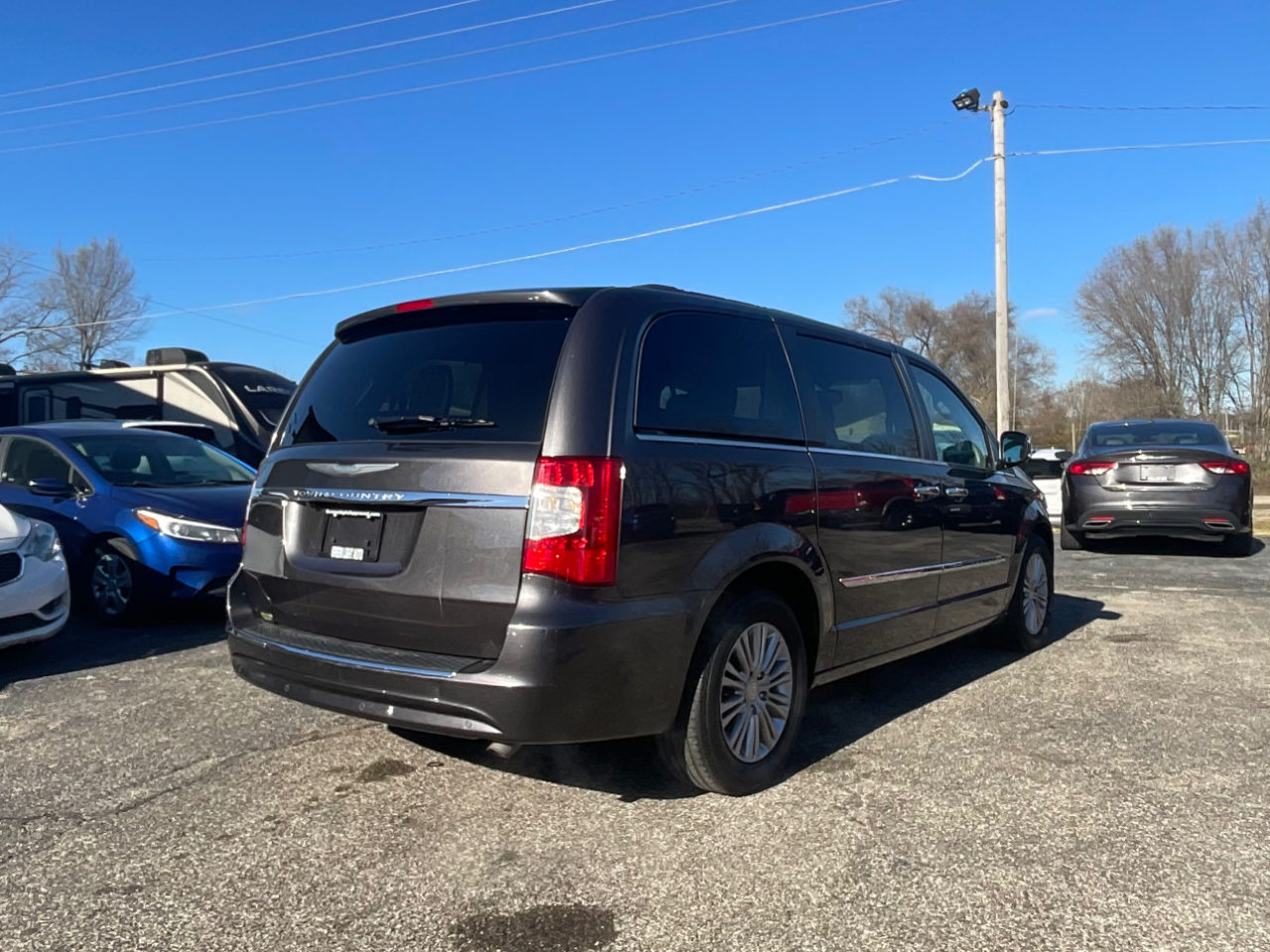 2015 Chrysler Town & Country photo 3