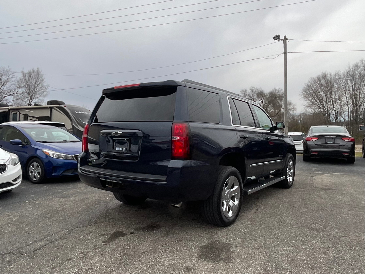 2017 Chevrolet Tahoe LT photo 2