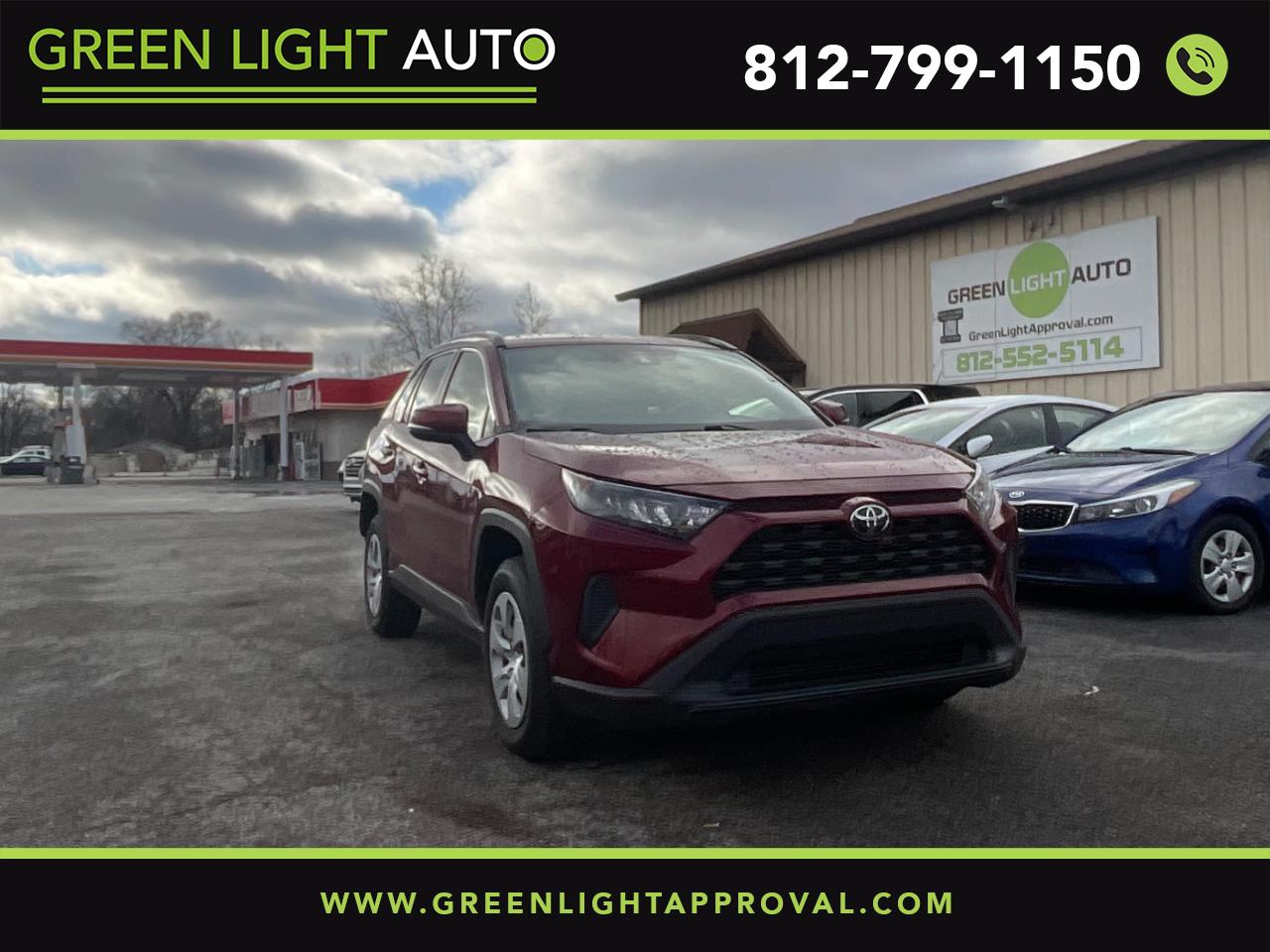 2021 Toyota RAV4 LE's photo