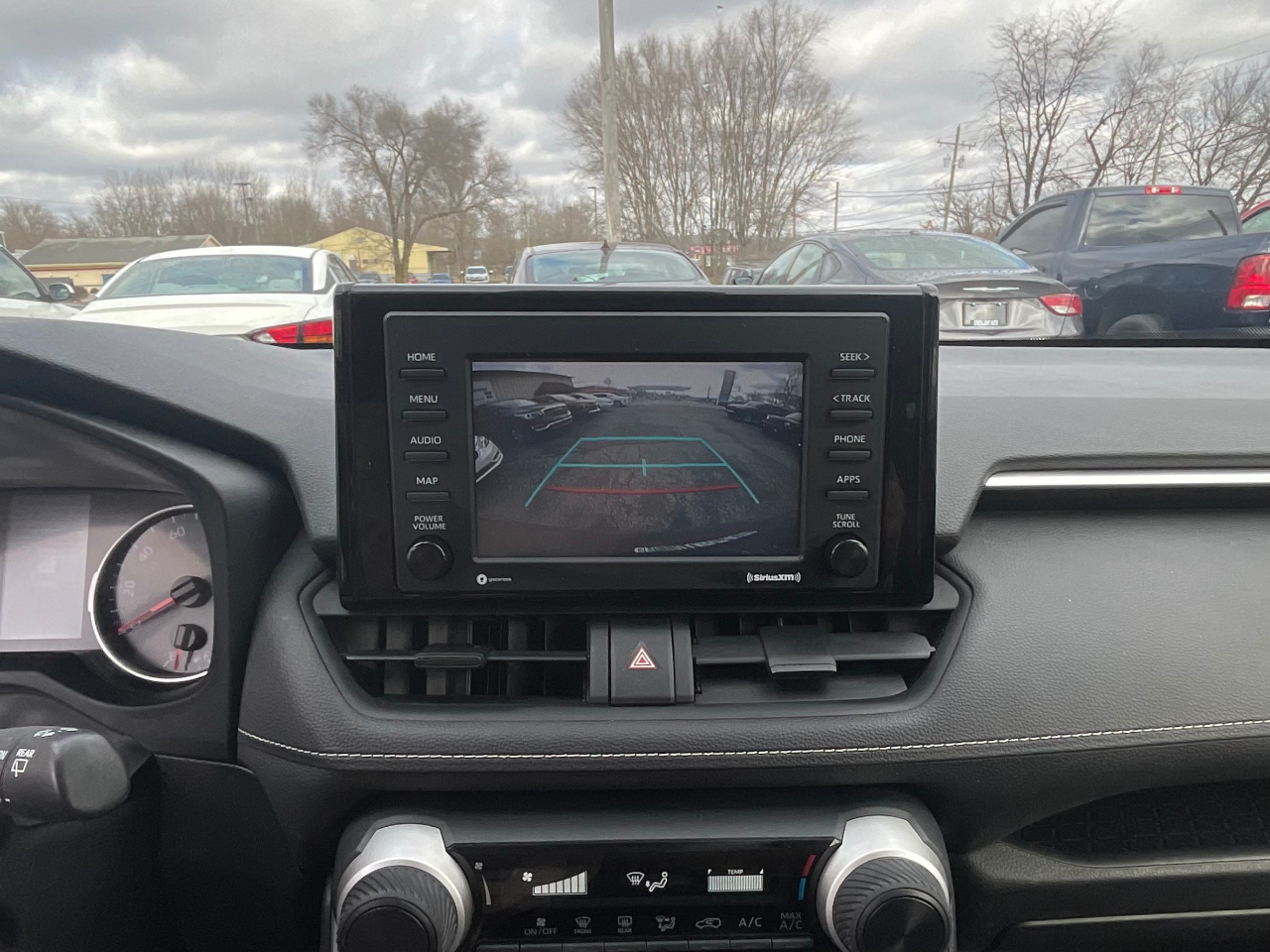 Toyota RAV4 LE AWD 2021