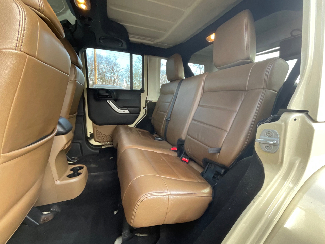 Jeep Wrangler Unlimited Sahara 4WD 2011