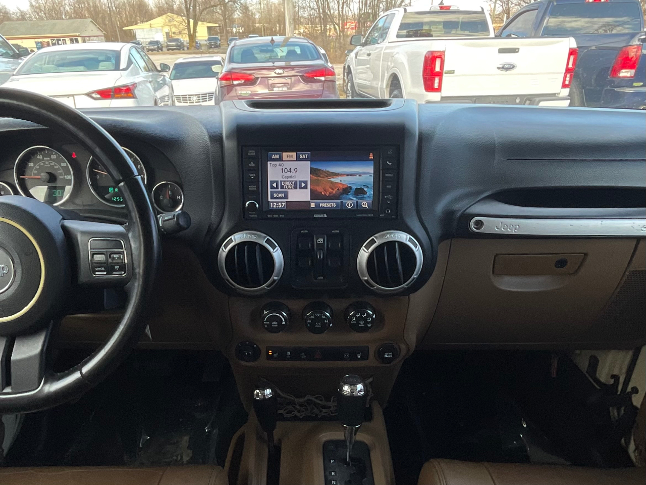 Jeep Wrangler Unlimited Sahara 4WD 2011