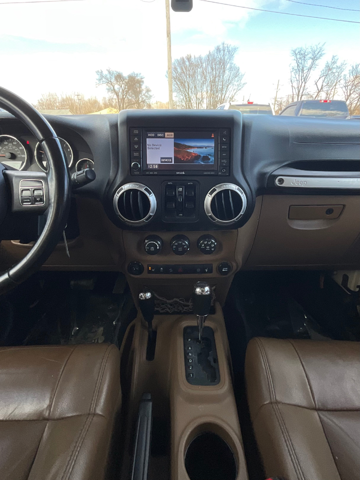 Jeep Wrangler Unlimited Sahara 4WD 2011