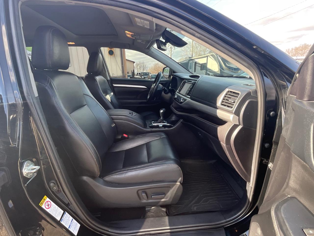 Toyota Highlander XLE AWD V6 2019