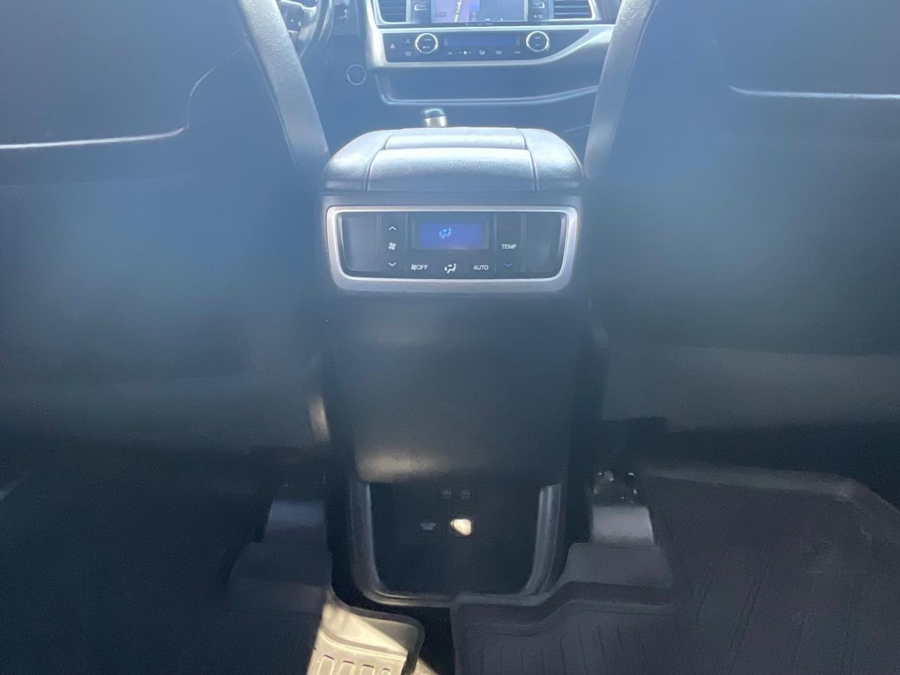 Toyota Highlander XLE AWD V6 2019