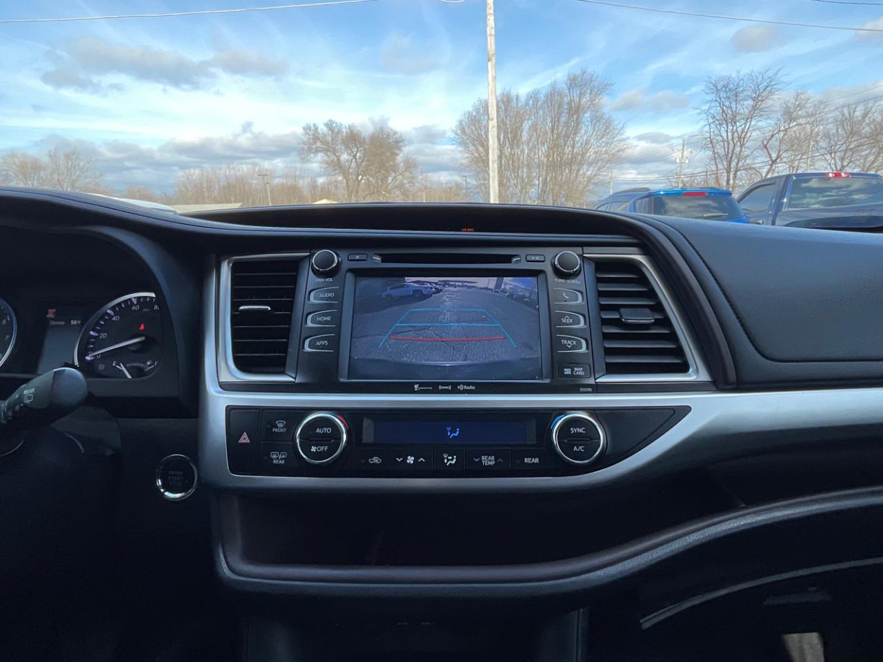 Toyota Highlander XLE AWD V6 2019