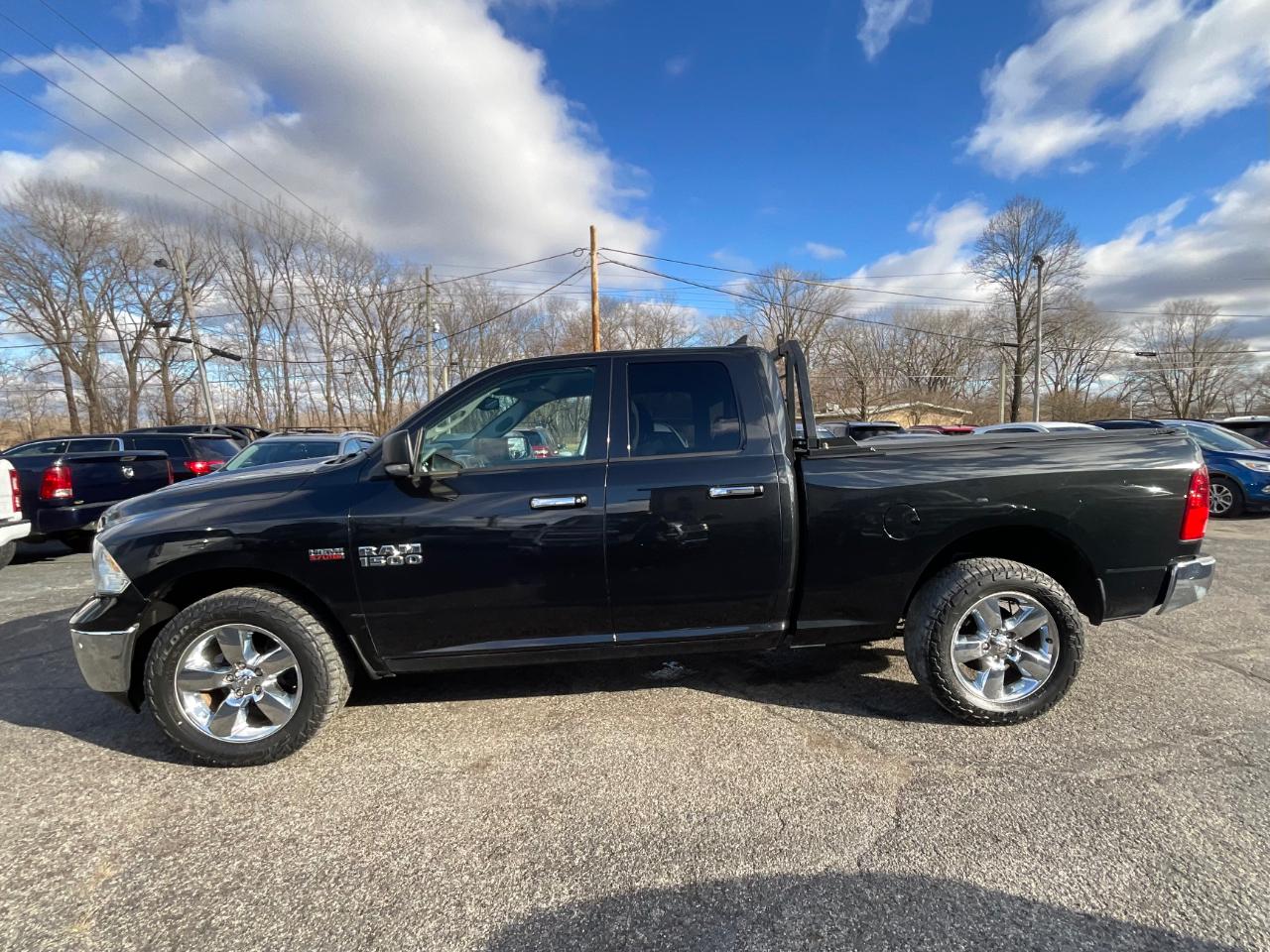 RAM 1500 SLT Quad Cab 4WD 2016