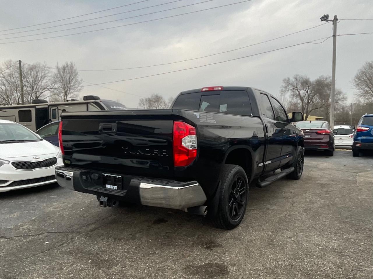 Toyota Tundra SR5 5.7L V8 FFV Double Cab 4WD 2017