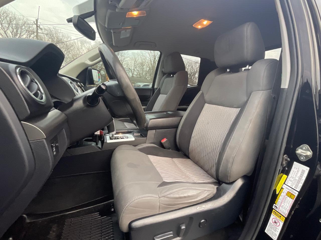 Toyota Tundra SR5 5.7L V8 FFV Double Cab 4WD 2017