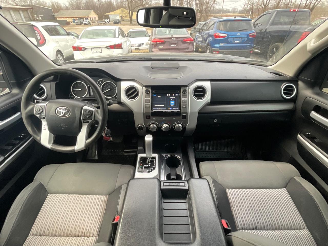 Toyota Tundra SR5 5.7L V8 FFV Double Cab 4WD 2017